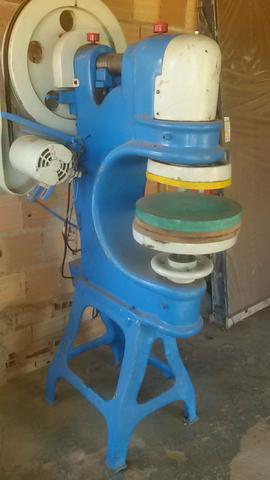 Vendo máquina de fabricar chinelo