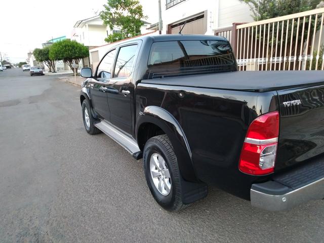 Hilux 2015 Flex novíssima automática troco - Foto 2