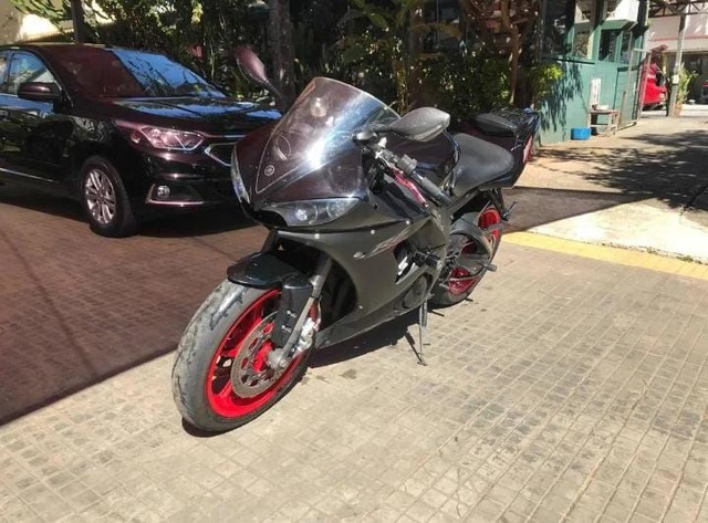 MOTO YAMAHA R6