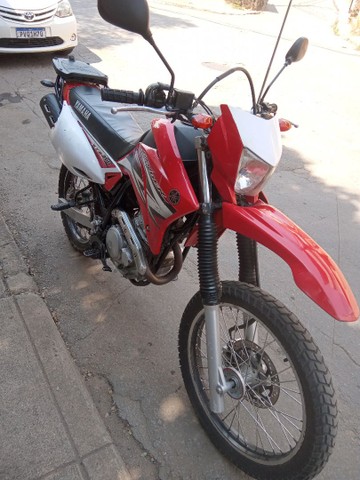 MOTO XTZ 250 LANDER VERMELHA