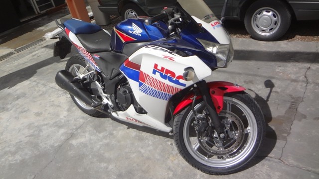 HONDA CBR 250R AZUL UNICO DONO