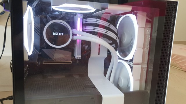 PC Gamer NZXT off white