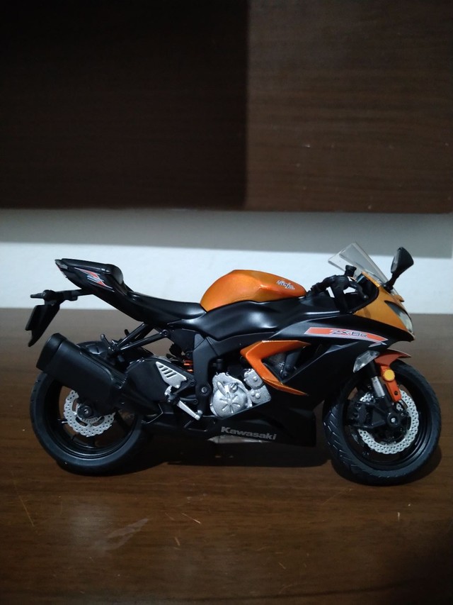 Miniatura Kawasaki ninja zx6r 2013 1:12 automaxx laranja - Hobbies