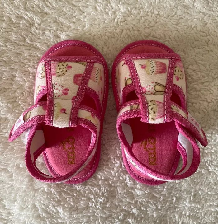Sandália bebê - Nova - Tam. 14 e 17 - Foto 3