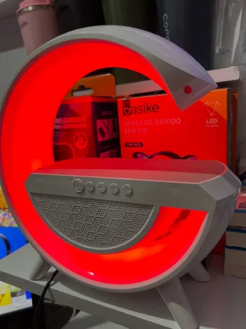 Caixa de som com carregador sem fio, rádio fm Bluetooth e USB luminária