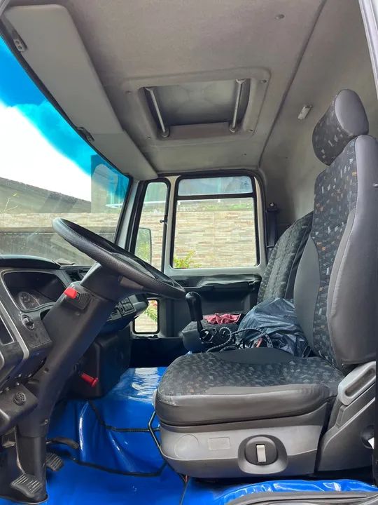 FORD CARGO 816 ANO 2015 - Foto 2