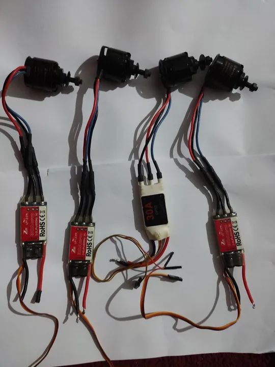 Drone - motores e ESC.