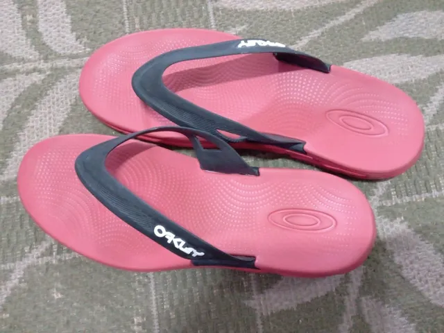 Chinelo Oakley tamanho 44 novo vermelho