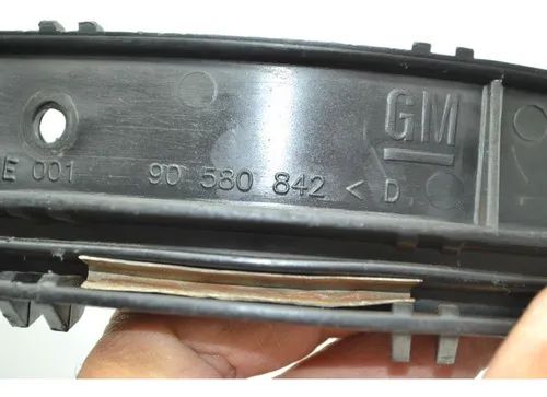 Guia Para-choque Traseiro Direito Chevrolet Zafira * - Foto 4