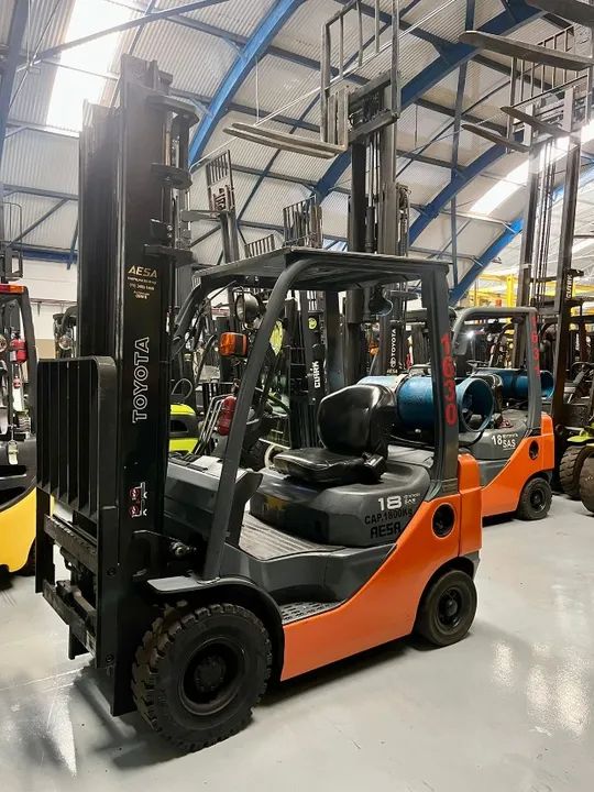 Empilhadeira GLP Toyota, 8FG18, capacidade 1.800Kg