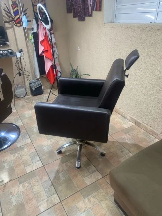 Cadeira para Salão e Barbearia Bancos e Cadeiras Jardim Califórnia Jacareí OLX