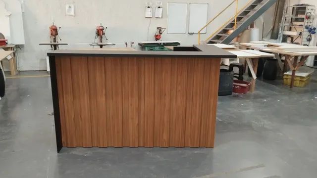 Bancada para recepção em l canelado com tampo em mdf naval  - Foto 2