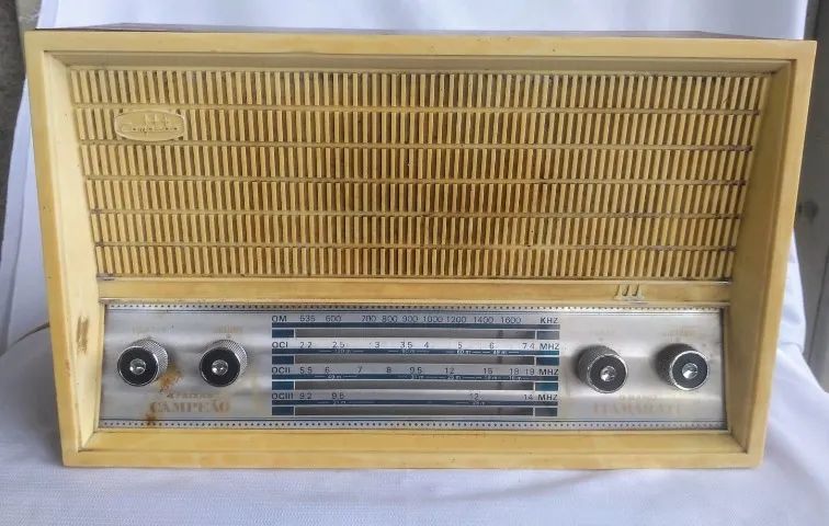 Vintage - Rádio Campeão mod. Itamaraty - anos 60 , funcionando