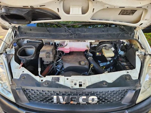 Iveco Daily 35s14 ano 2012 - Foto 8