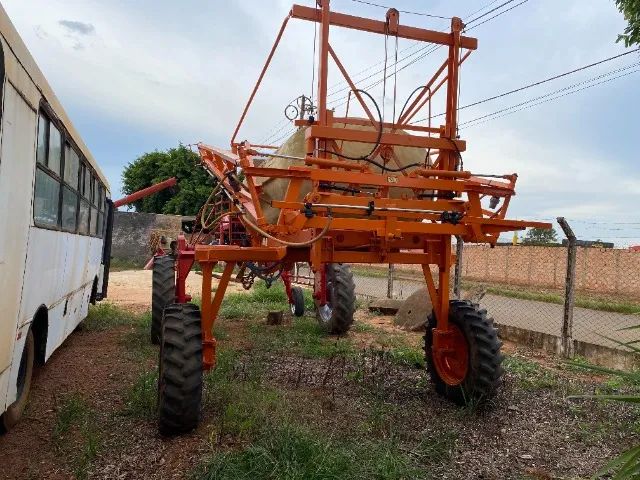 Trator MF 275  com Trampulo Pulverizador  - Foto 4