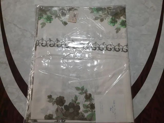 Toalha de Mesa quadrada Adorela - Sinorel.  Med. 1,40×1,40mtrs. Nova. 