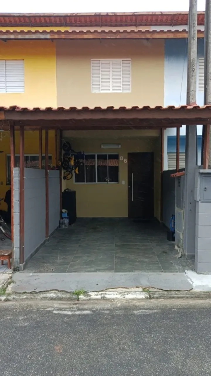 Sobrado em Condomínio à venda no Jardim Santo André com 2 dormitórios, 1 vaga e 70m²