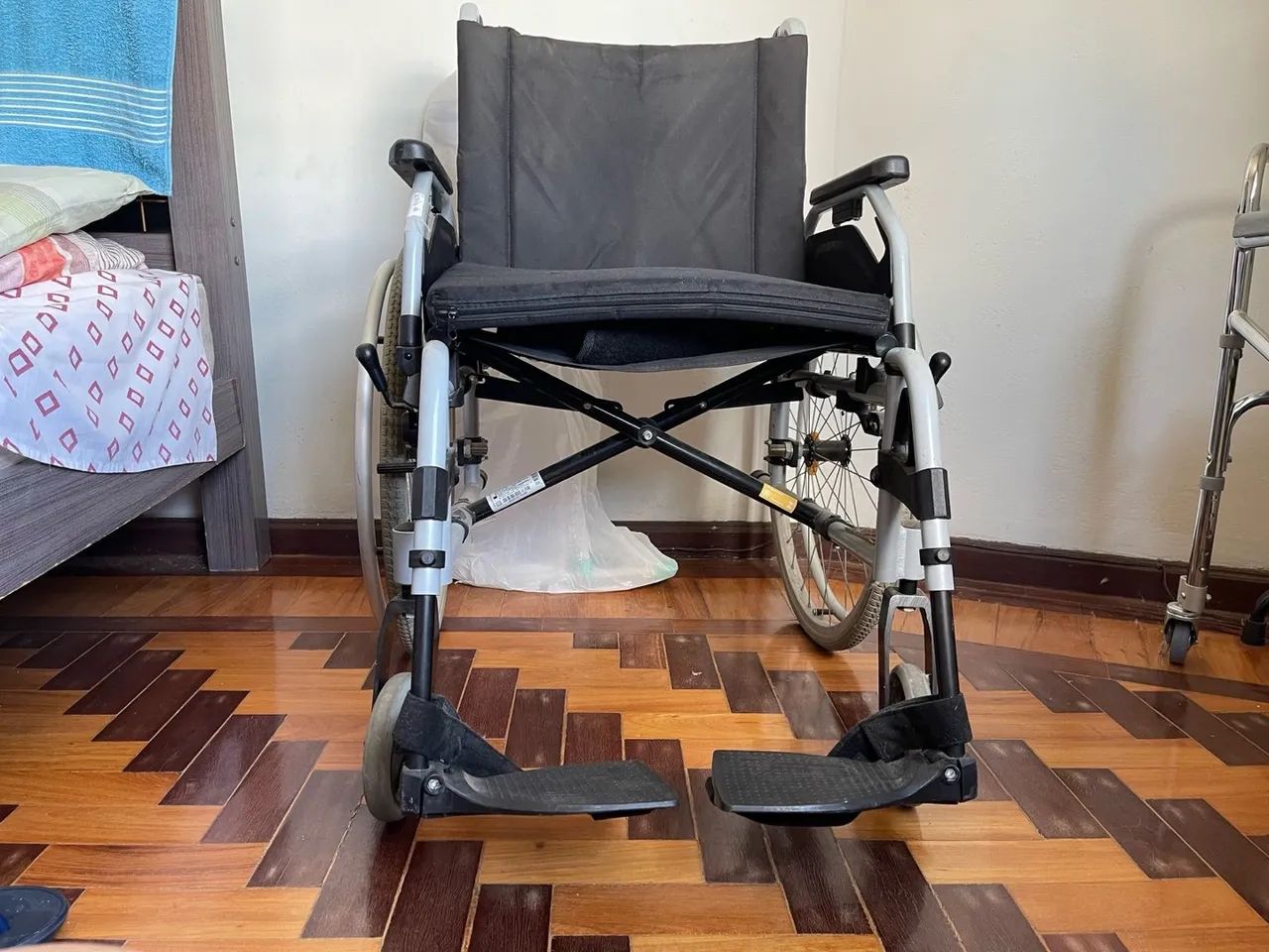 Cadeira de rodas  - Foto 4