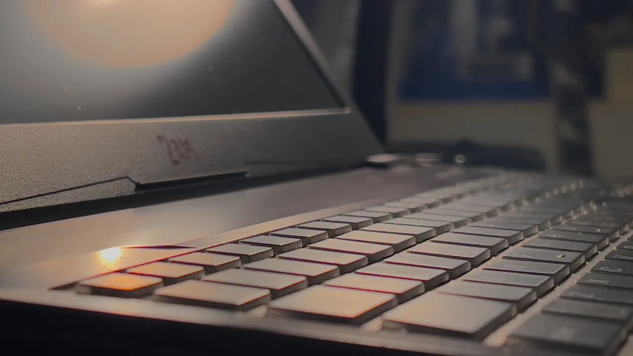 Notebook Gamer 2am E550 - Tela com defeito