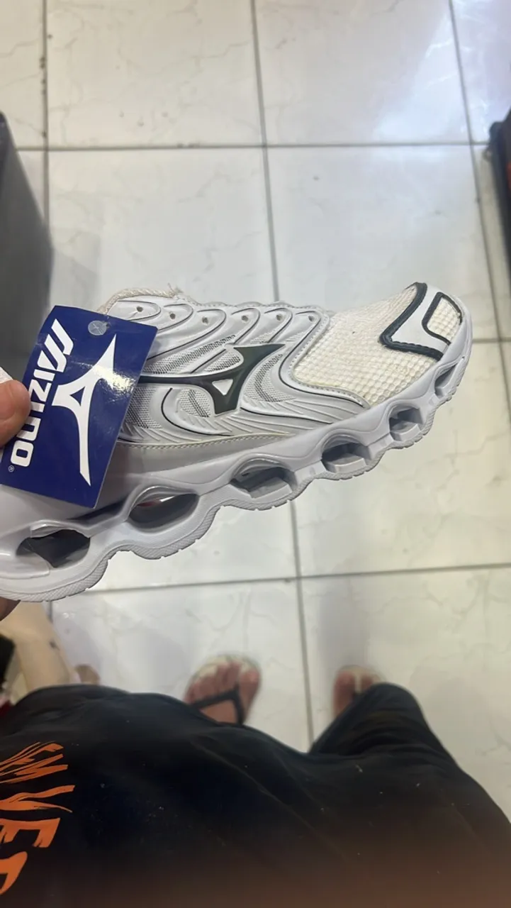 Tênis Mizuno Novos