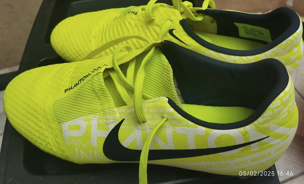Chuteiras Nike Phantom 41 - Pouco Usada