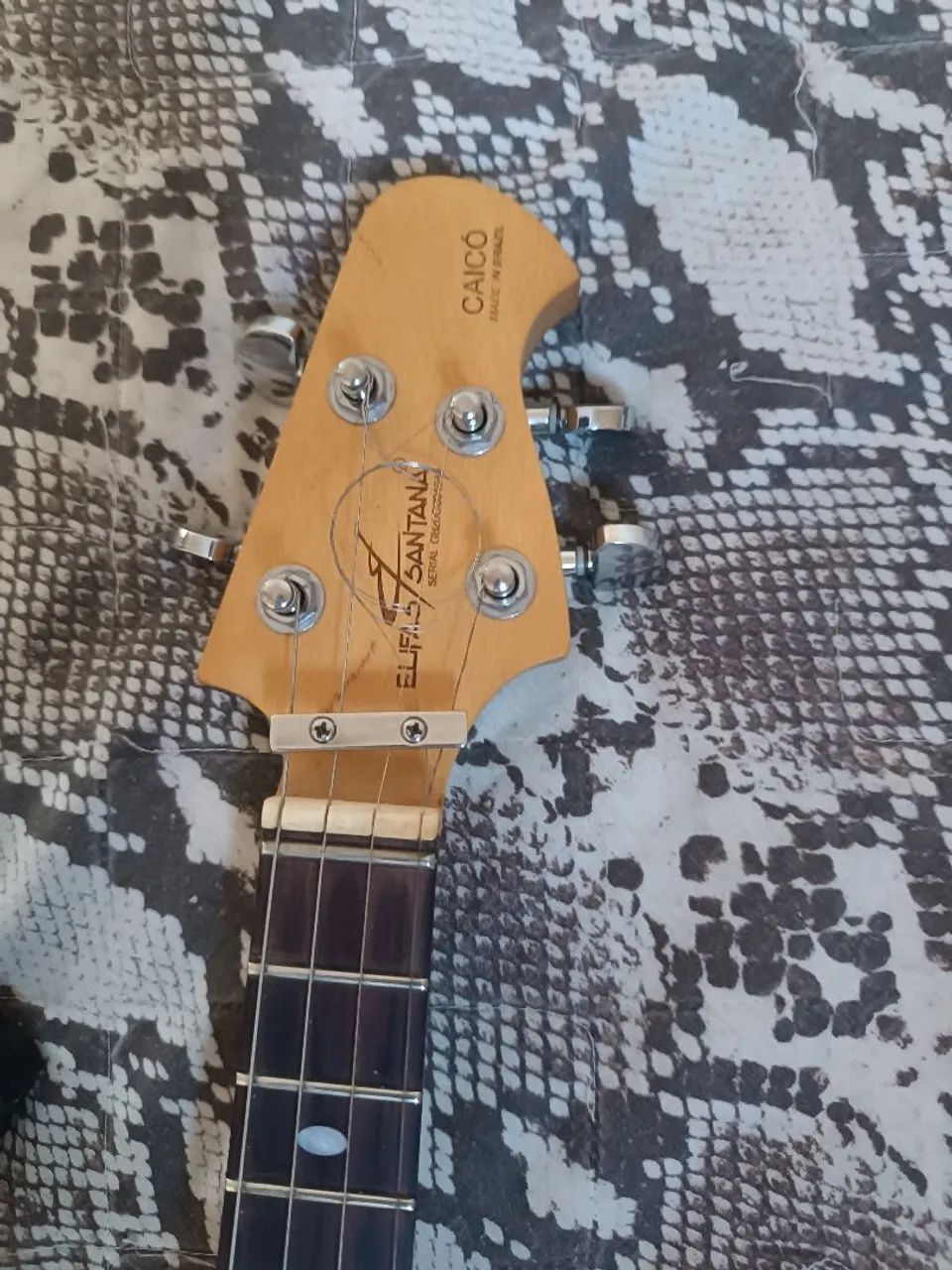 Guitarra baiana Elifaz Santana  - Foto 2
