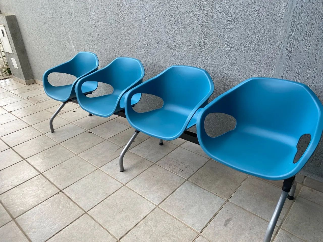 Cadeiras longarinas para espera hospitalar - usadas - Foto 2