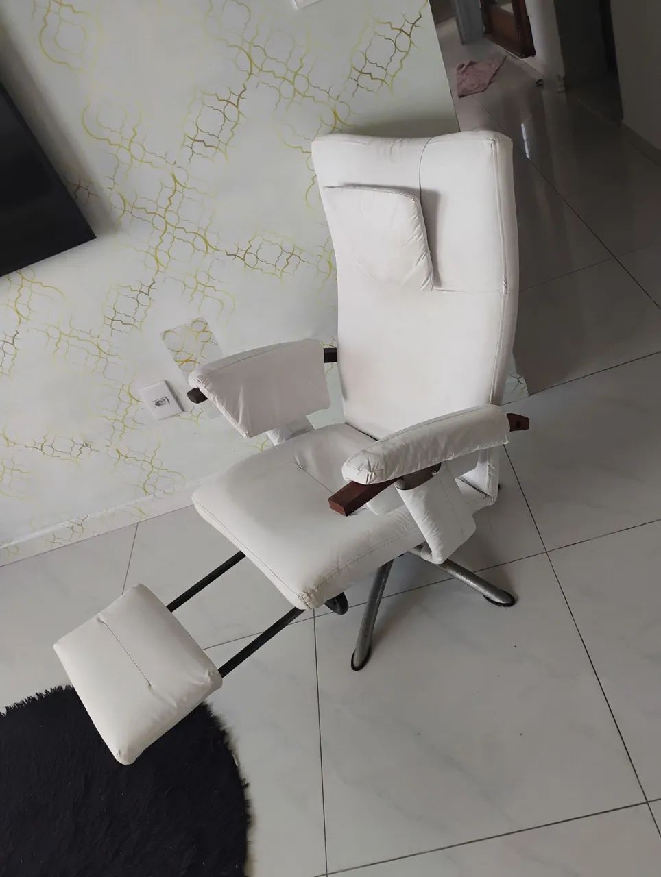 Cadeira slim em napa branca