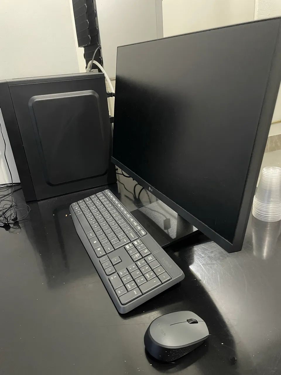 Micro-Tech Computer + LG 24" Monitor + Wireless Keyboard and Mouse - Ready to Use!64315686684161120