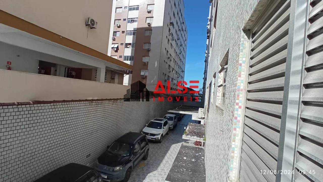 QUARTO E SALA NO GONZAGA C/ ELEVADOR