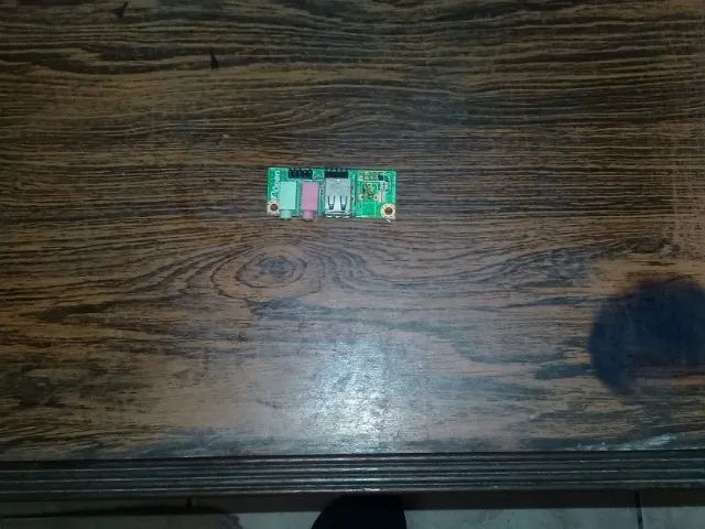 placa de som  com  2 porta usb  usado - Foto 4