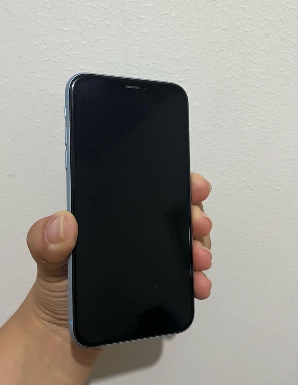 iPhone XR azul / 64gb / bateria 79% / conservado / funcionando tudo  - Foto 2