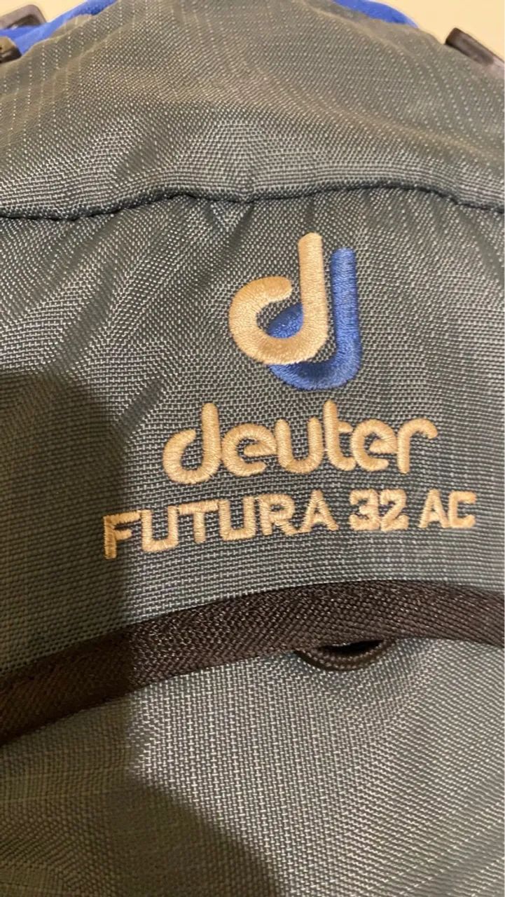 Mochila Deuter Futura 32AC 32+4l linda quase nova sem detalhes com copa de chuva  - Foto 2