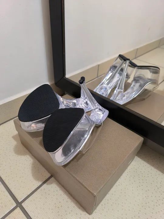 Salto alto de acrílico  - Foto 4