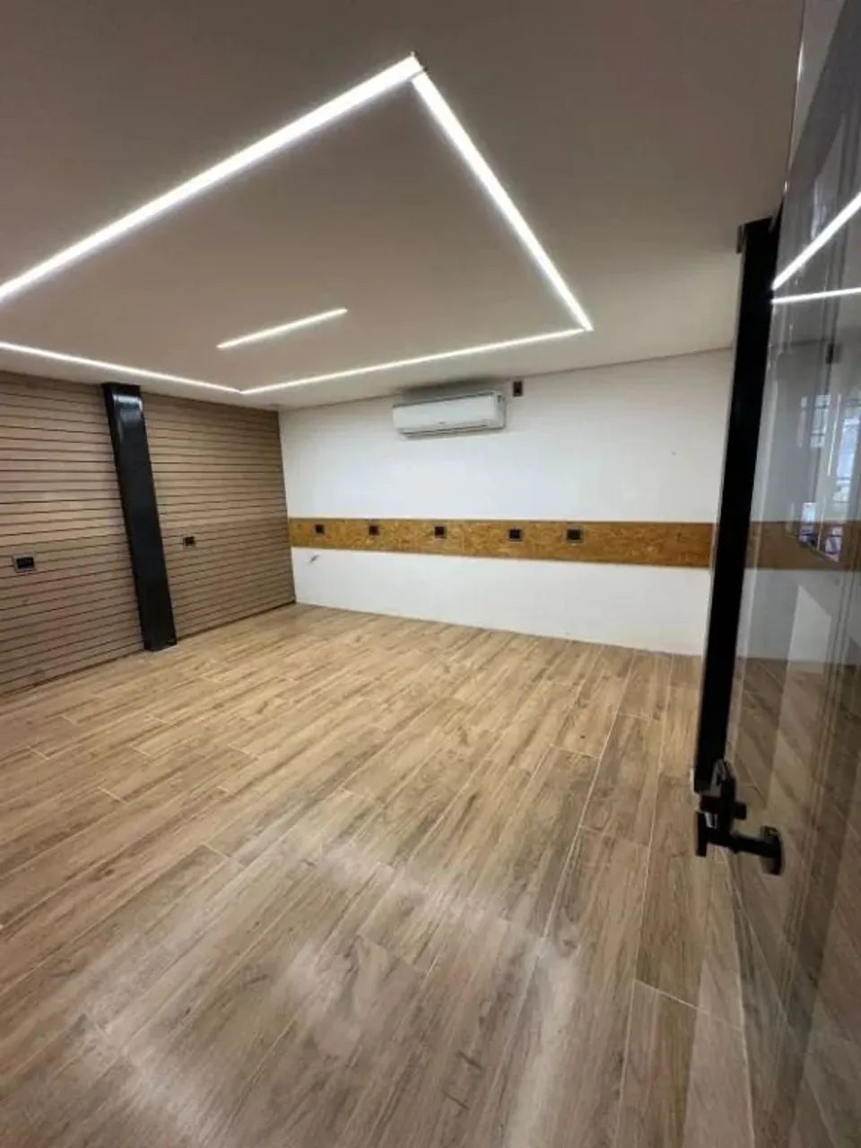 Sala para alugar, 100 m² por R$ 6.000/mês - Vila Santa Luzia - Taboão da Serra/SP