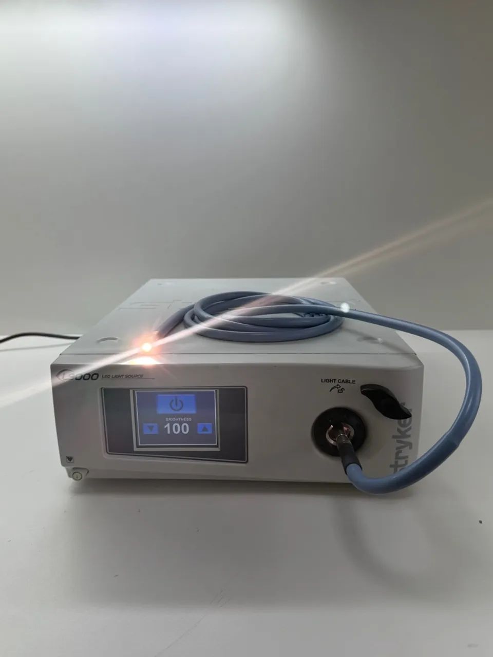 Fonte de luz Stryker L9000 - Foto 3