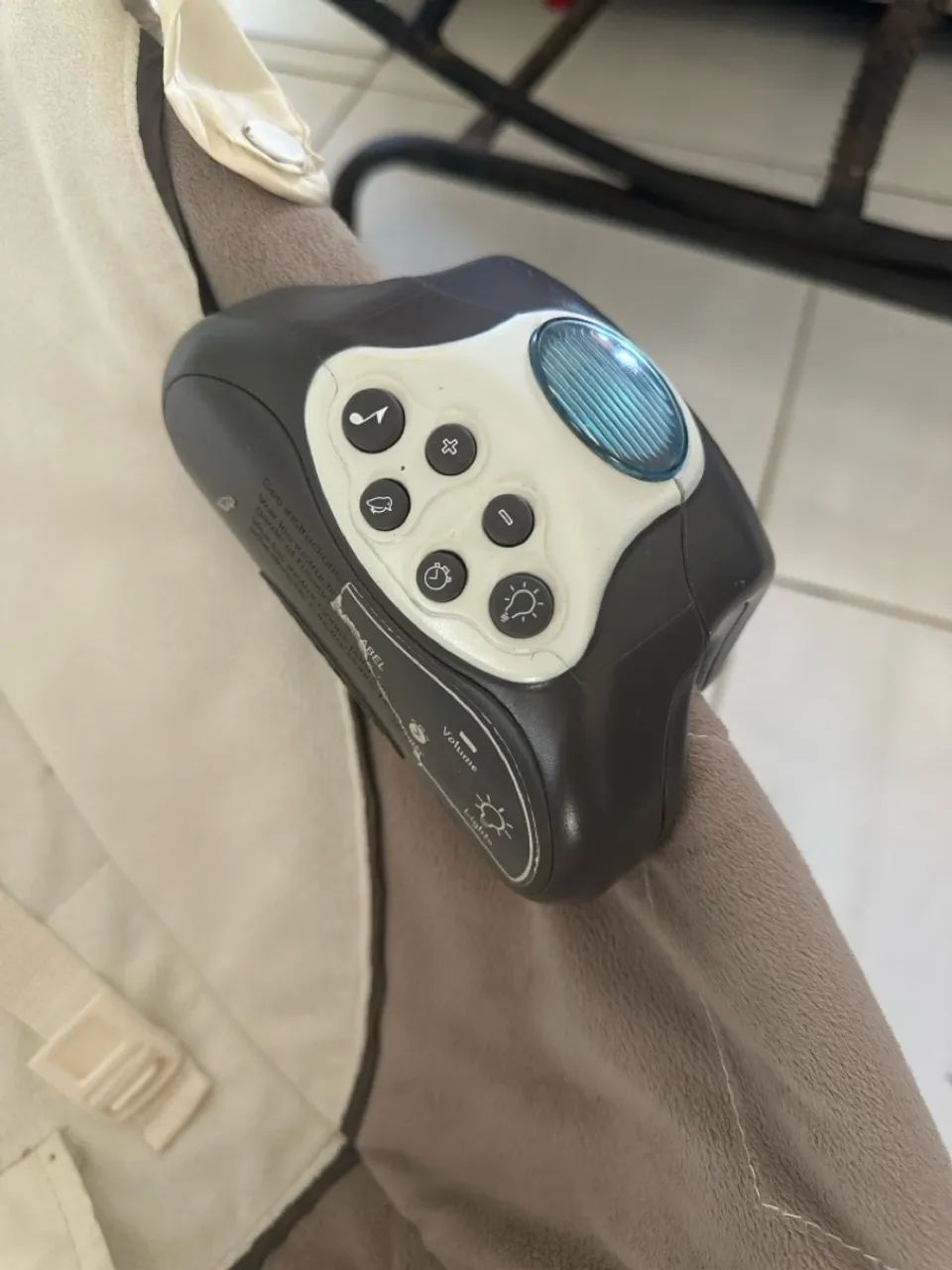 Balanço para bebê com vibração e música - Foto 3