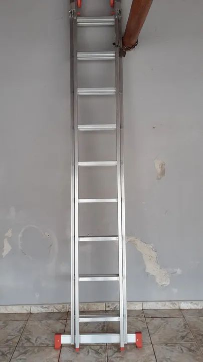 Escada de alumínio 9 degrau extensiva  nova