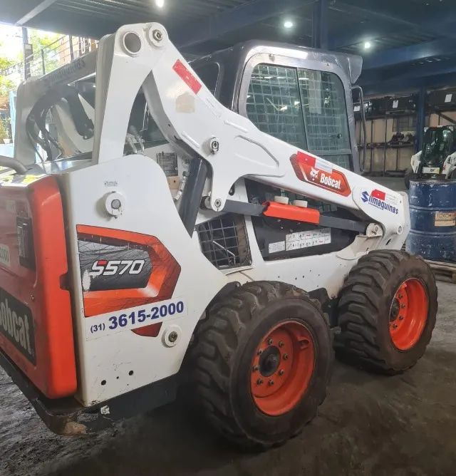 Minicarregadeira Bobcat S570 2024 689,2hs Ar+hf+alavanca - Foto 2