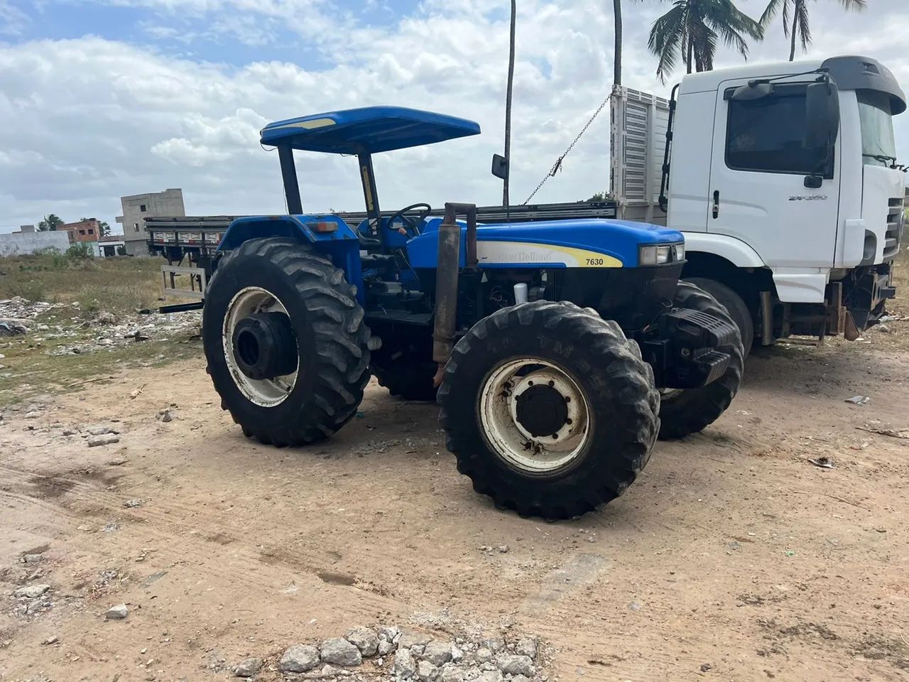 Trator New Holland *