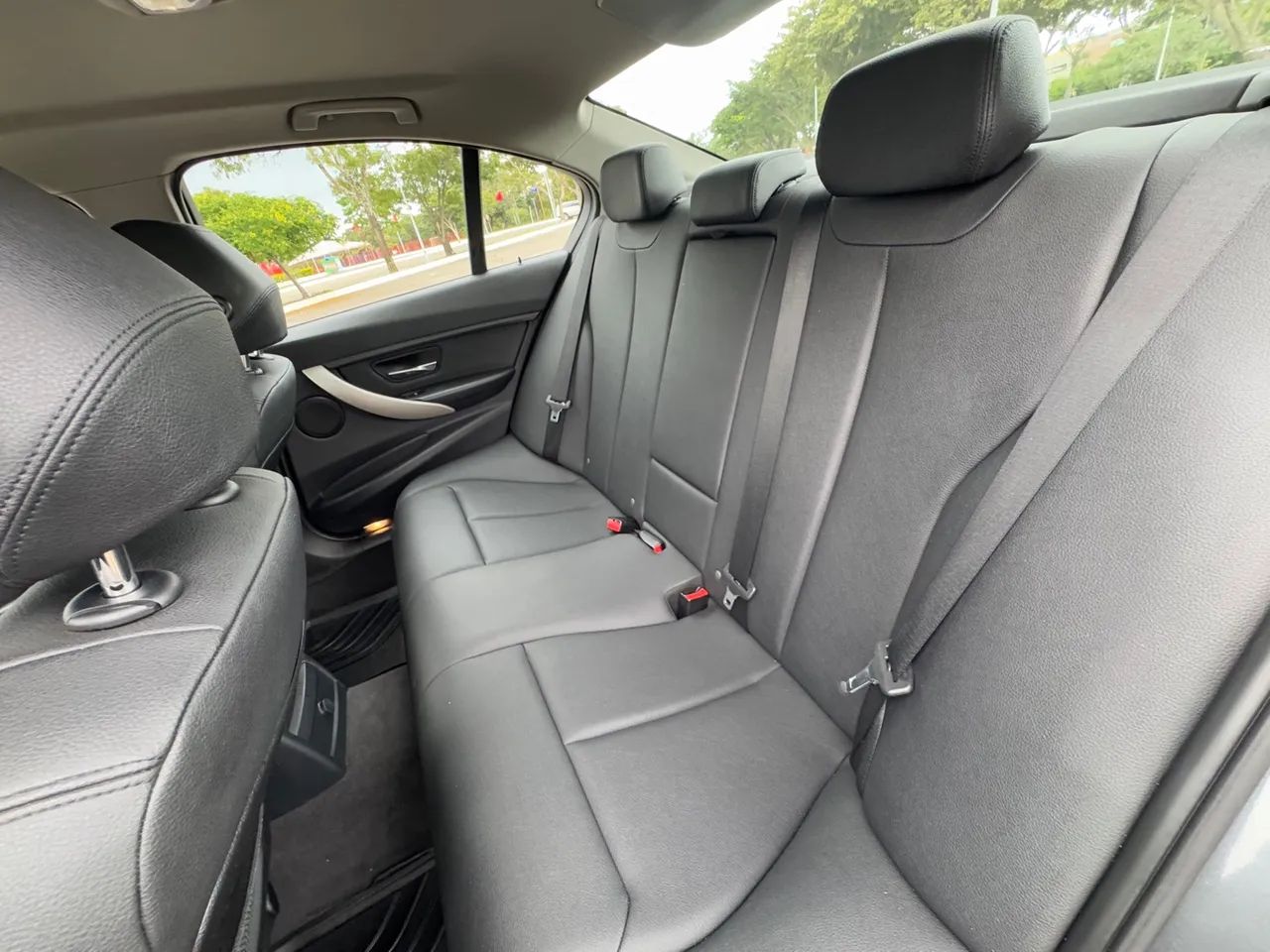 BMW 320i  2015  - Foto 4