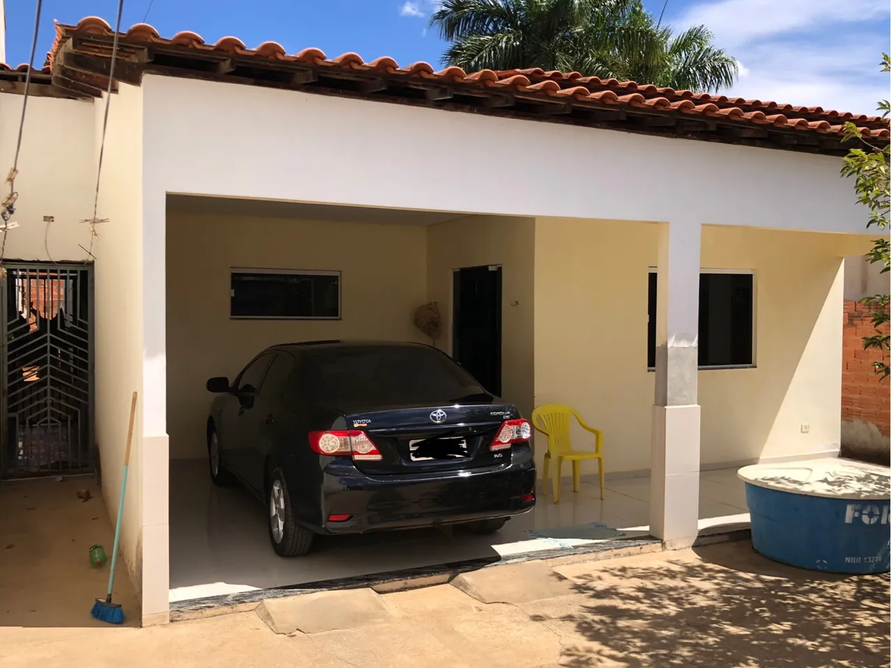VENDE- SE ESTÁ CASA!