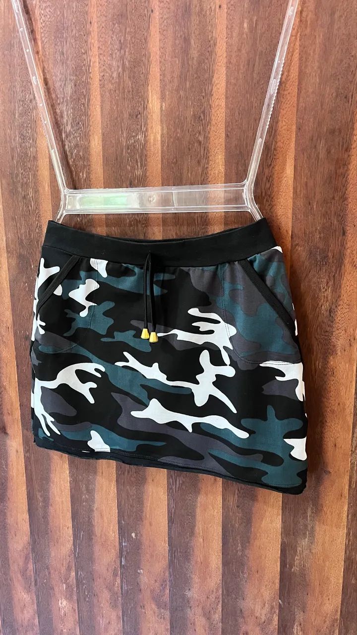 Saia Camuflada - Tamanho M 