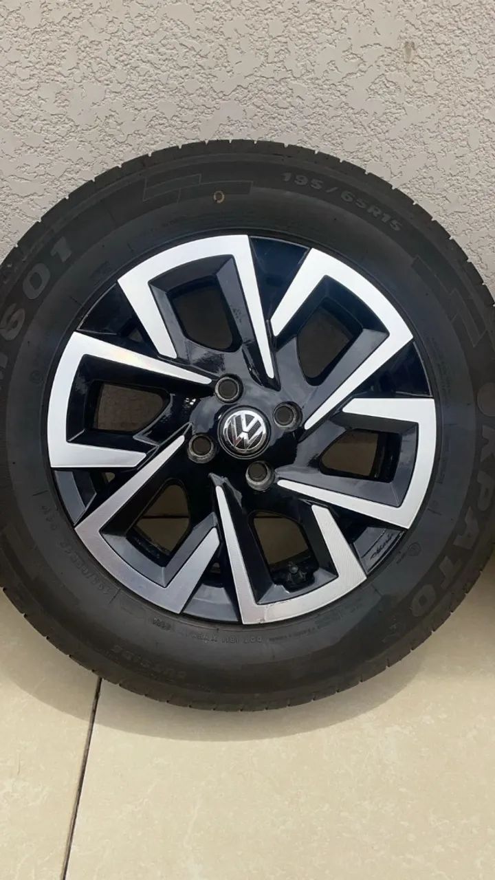 VENDO JOGO DE RODAS E PNEUS SAVEIRO G5 - Foto 3