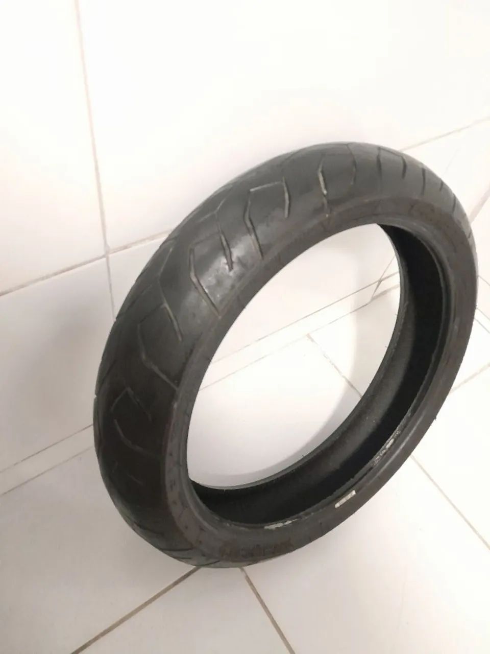 Pneu Pirelli Aro 120/70 -17 Diablo Rosso - Dianteiro - USADO  - Foto 5