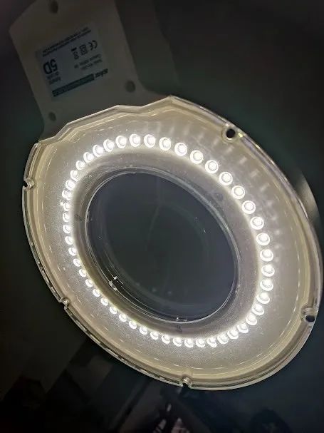 Luminaria LED Lupa Estetica com mesinha auxiliar e rodinhas 5D - Foto 5