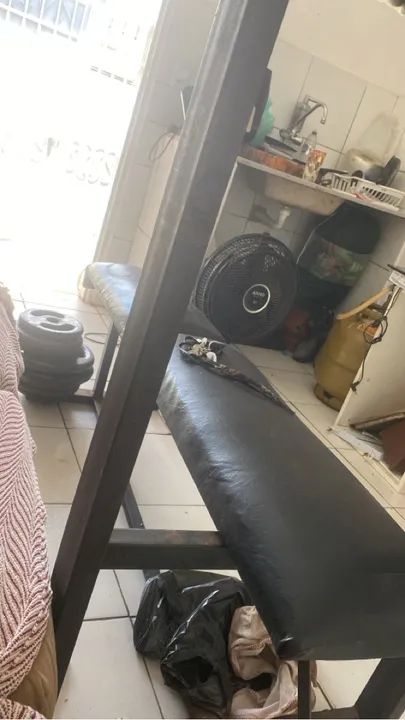 Banco de musculação para exercícios em casa