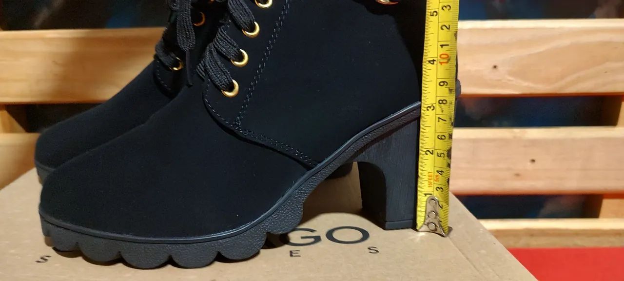 Bota Feminina Preta estilo camurça NOVA. - Foto 3