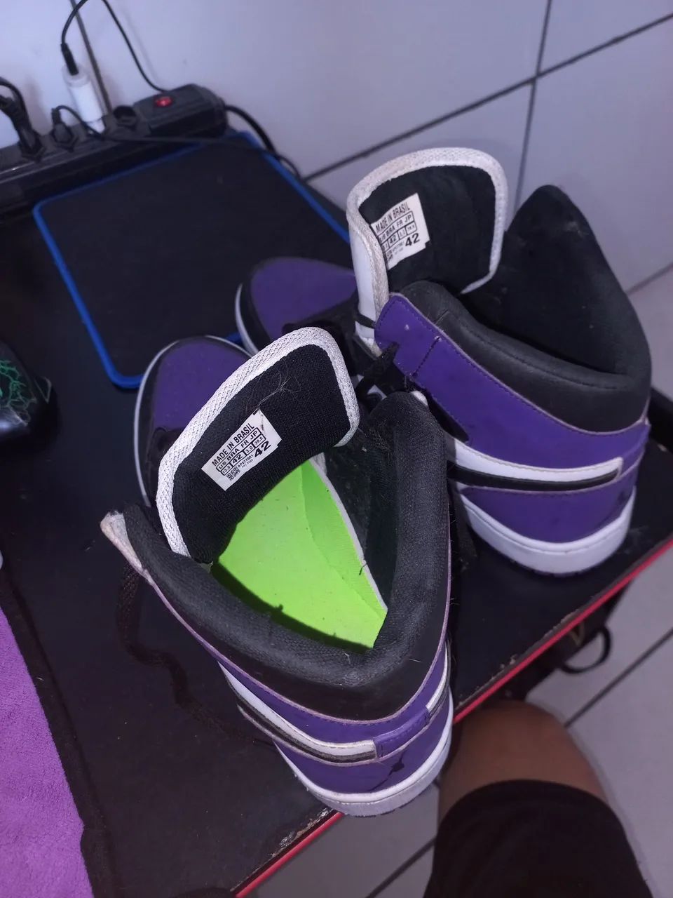 Tênis Air Jordan roxo - Foto 3