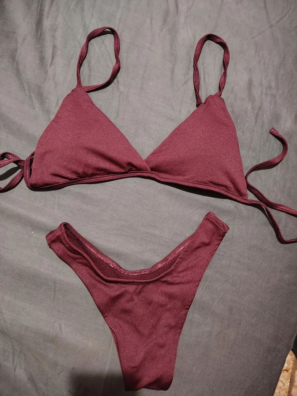 Conjunto de Biquínis novos Tam P com bojo 